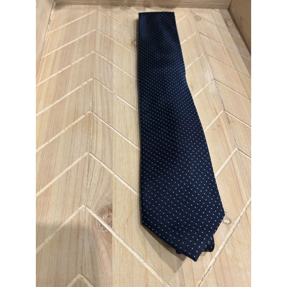 Tommy Hilfiger Tie Mens 100% Silk Navy Blue White Pin Dot Micro Geometric Woven